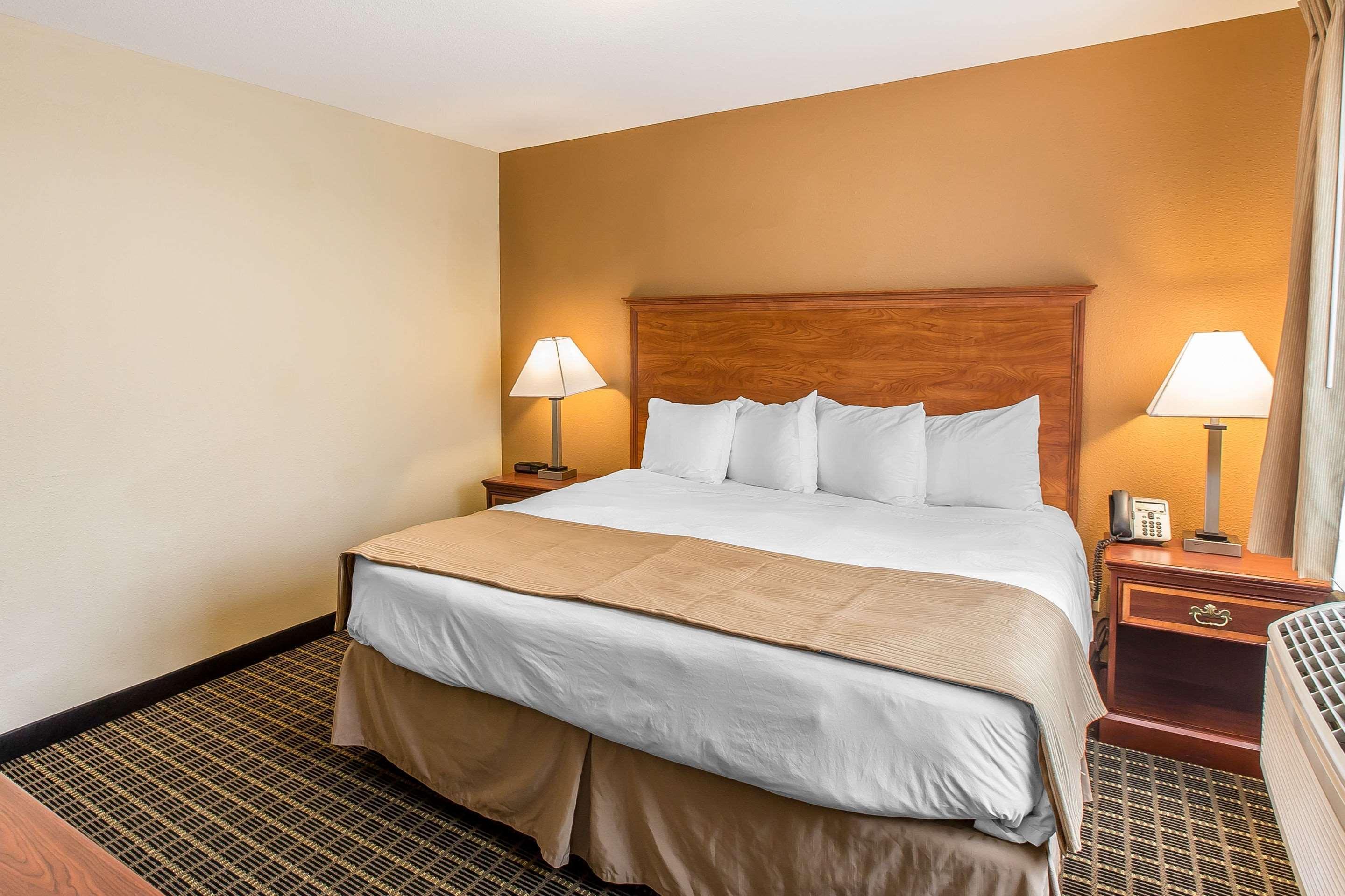 Quality Inn & Suites On The River Glenwood Springs Exterior photo